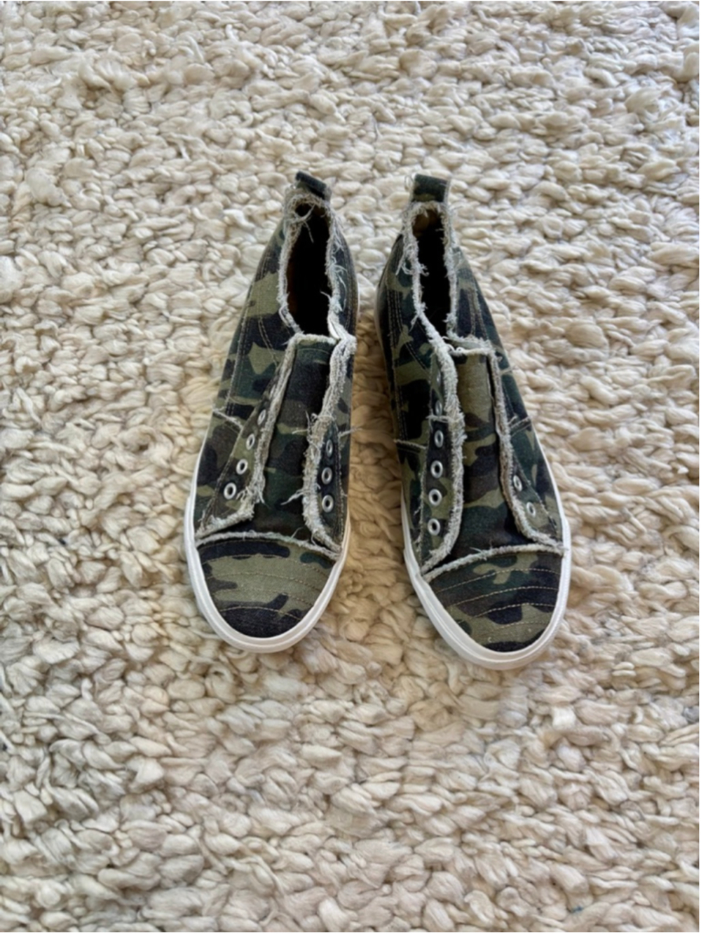 Women's Girlie Girl Camo Canvas Sneakers Size 9 Green Brown Slip on